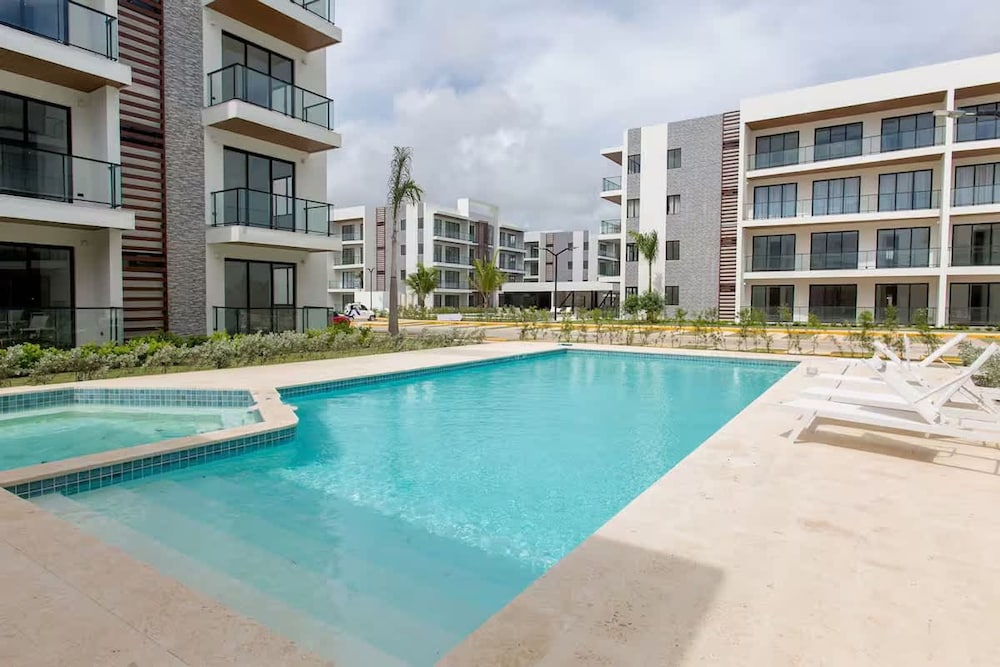 The Towers G406 NOK Fantastic 2BR Apartment by Vistacana Rentals
