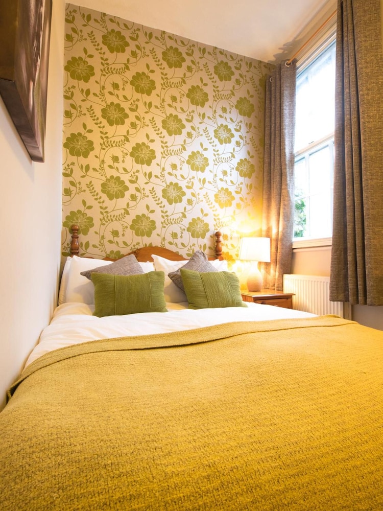 The White Hart Country Inn