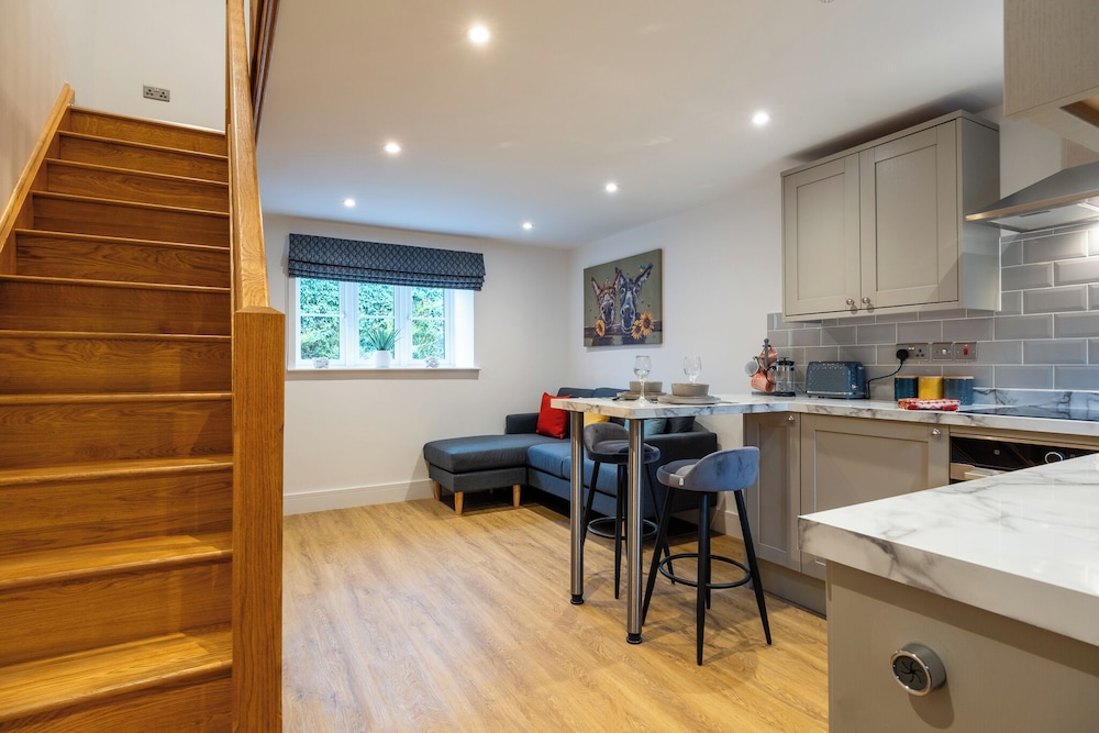 Beautiful One BR Cottage in Cerney Wick