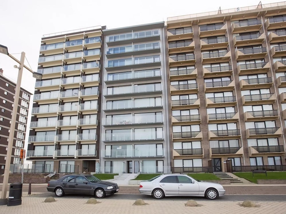Beachfront Bliss With Parking