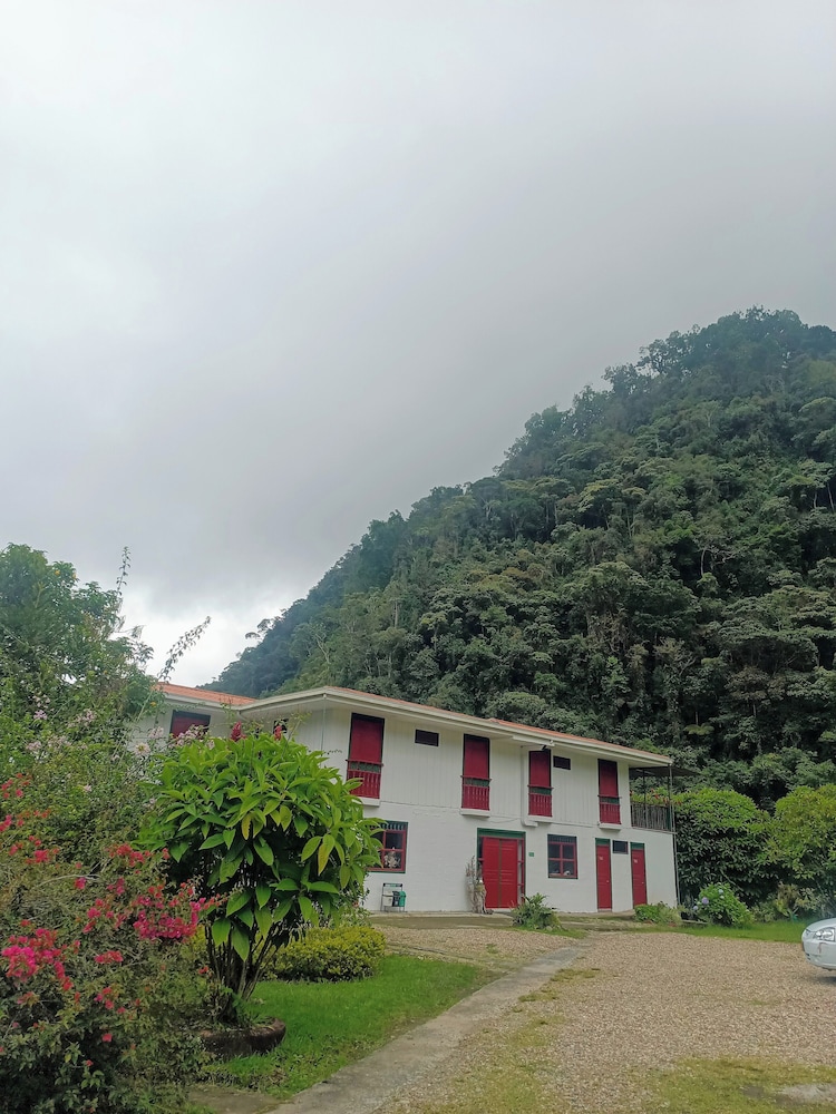 Hotel Campestre El Edén