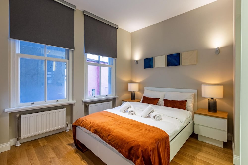 Mesmerizing Flat With Bosphorus View