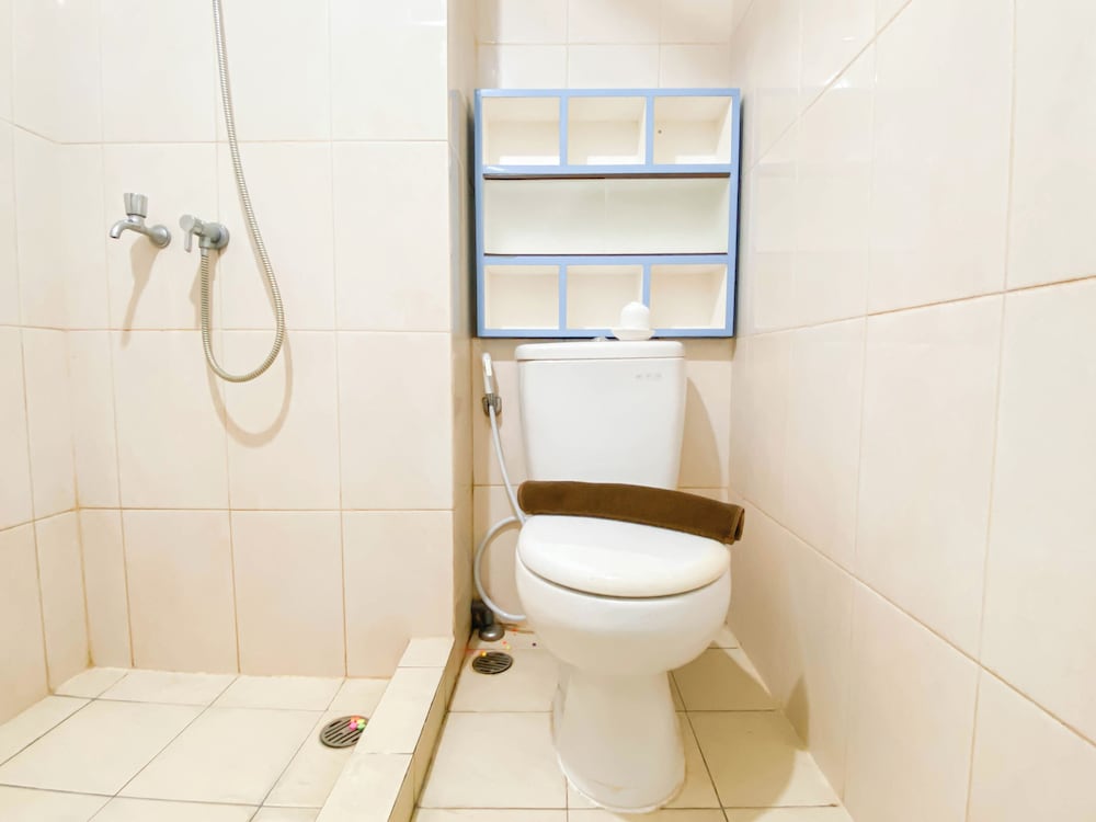 Restful Studio Apartment At Springlake Summarecon Bekasi