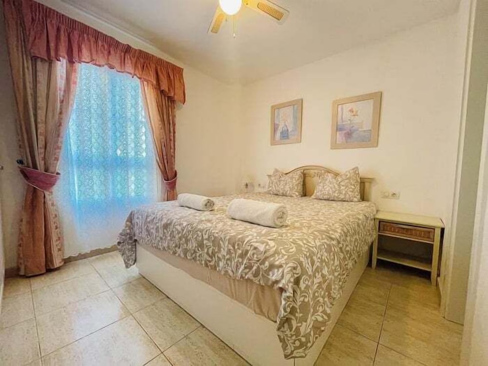 Family Apartment 3BR Communal Pool Kids Park