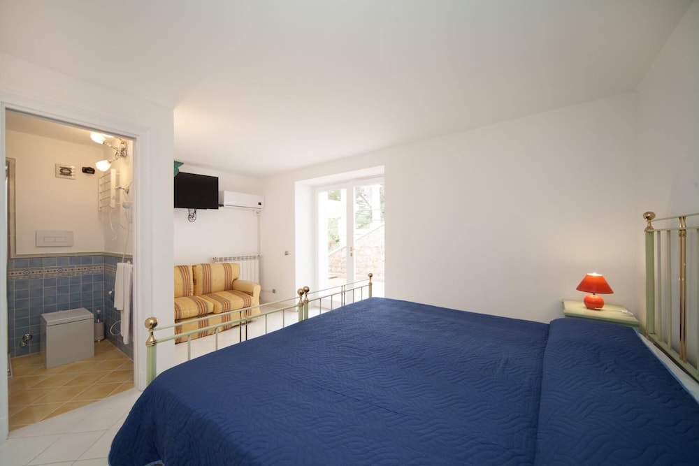 Villacore Capri