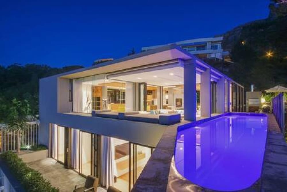 Luxurious Villa Over 3 Levels With Lift Geneva House view 4