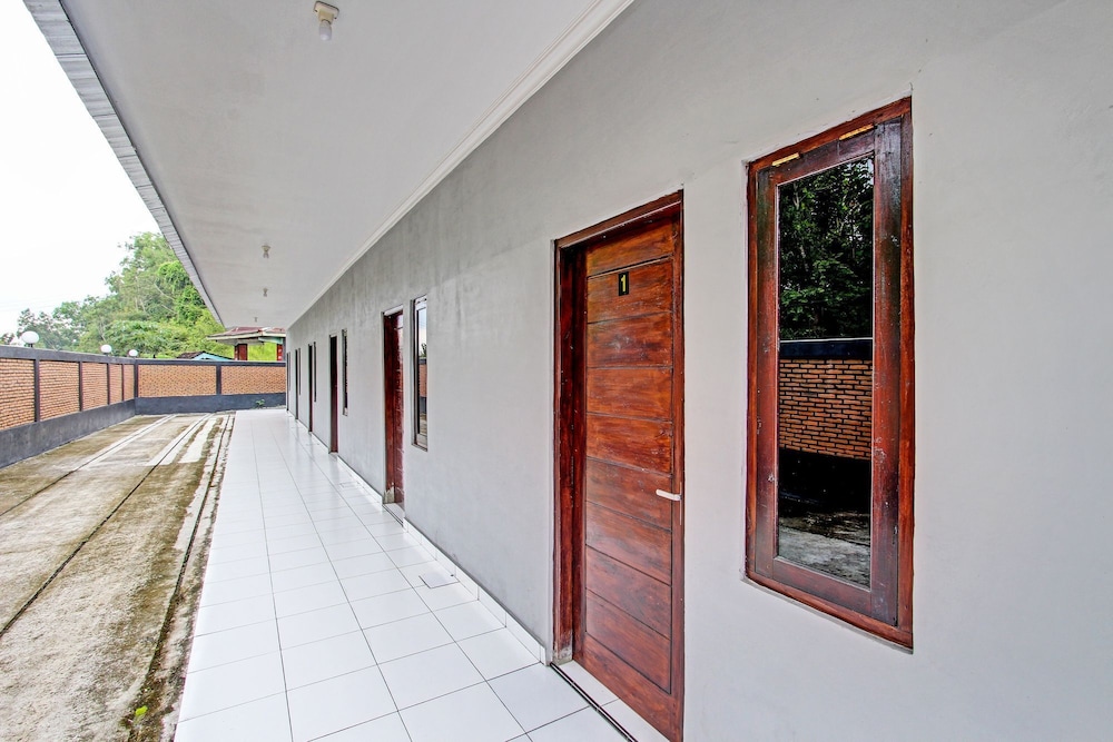 OYO 92289 Hotel Aji Kusuma