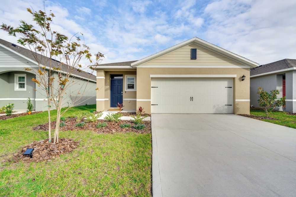Playground Access: Winter Haven Getaway w/ Patio!