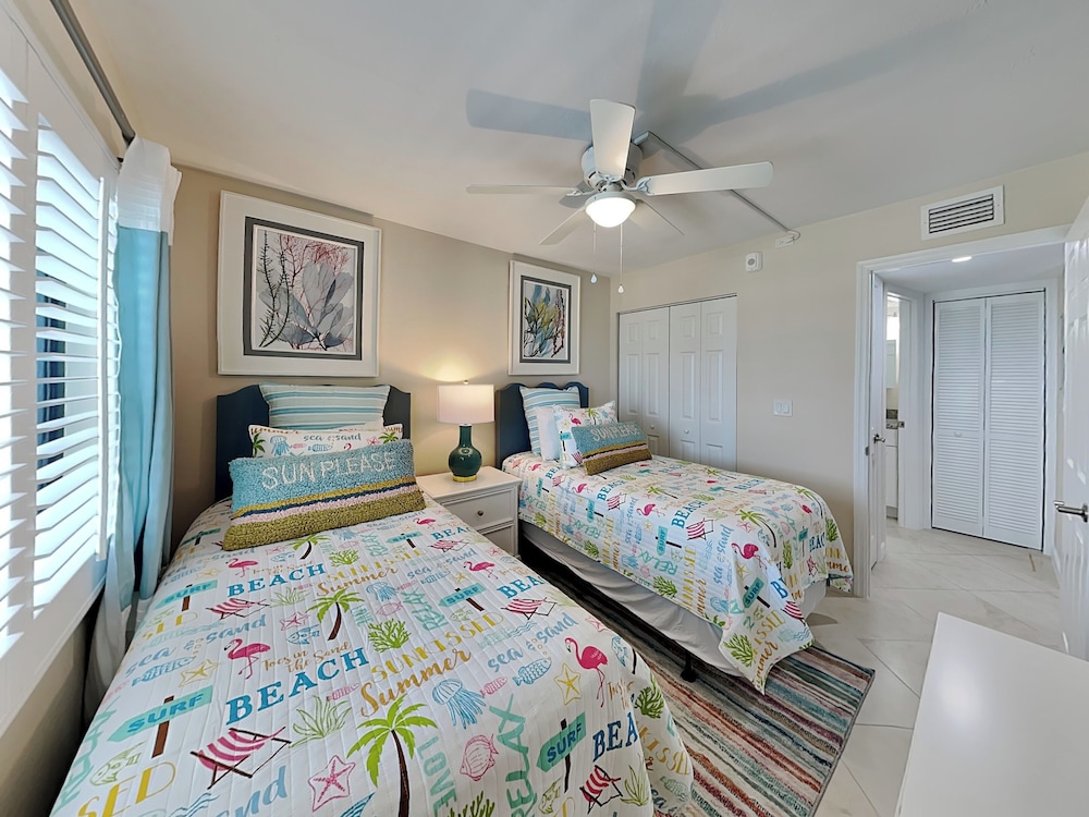 Seaside 4 by Distinctive Beach Rentals