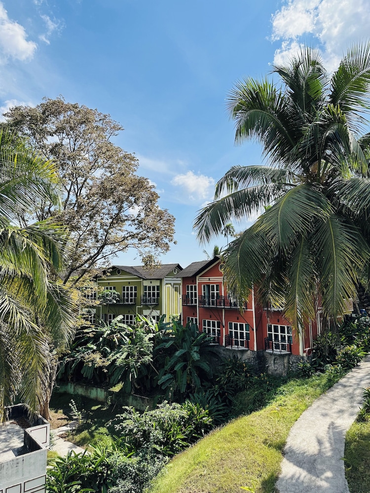 Munjoh Island House Suites and Spa