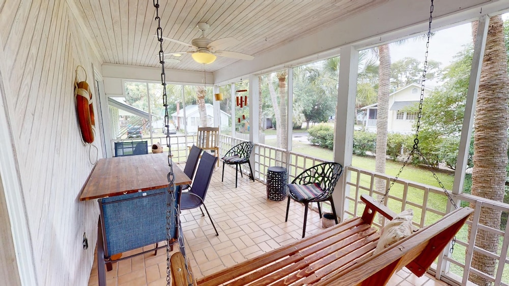 1111 2nd Avenue by Tybee Vacation Rentals