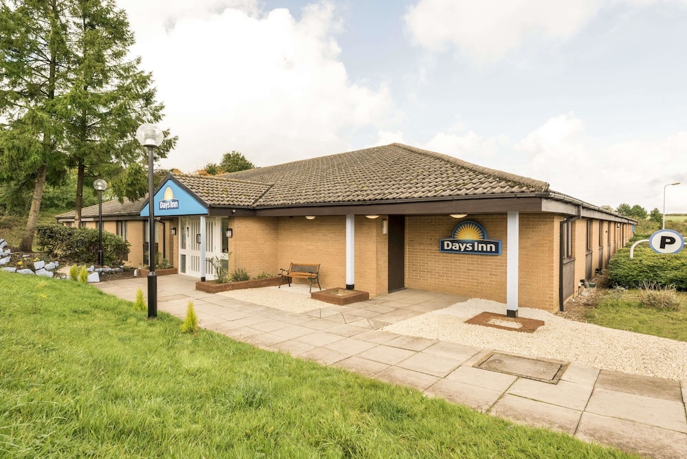 Winchester Vacations - Days Inn by Wyndham Sutton Scotney North - Property Image 2