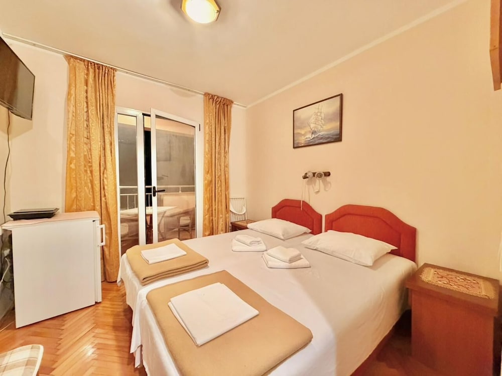 Beachfront Apartments Oaza