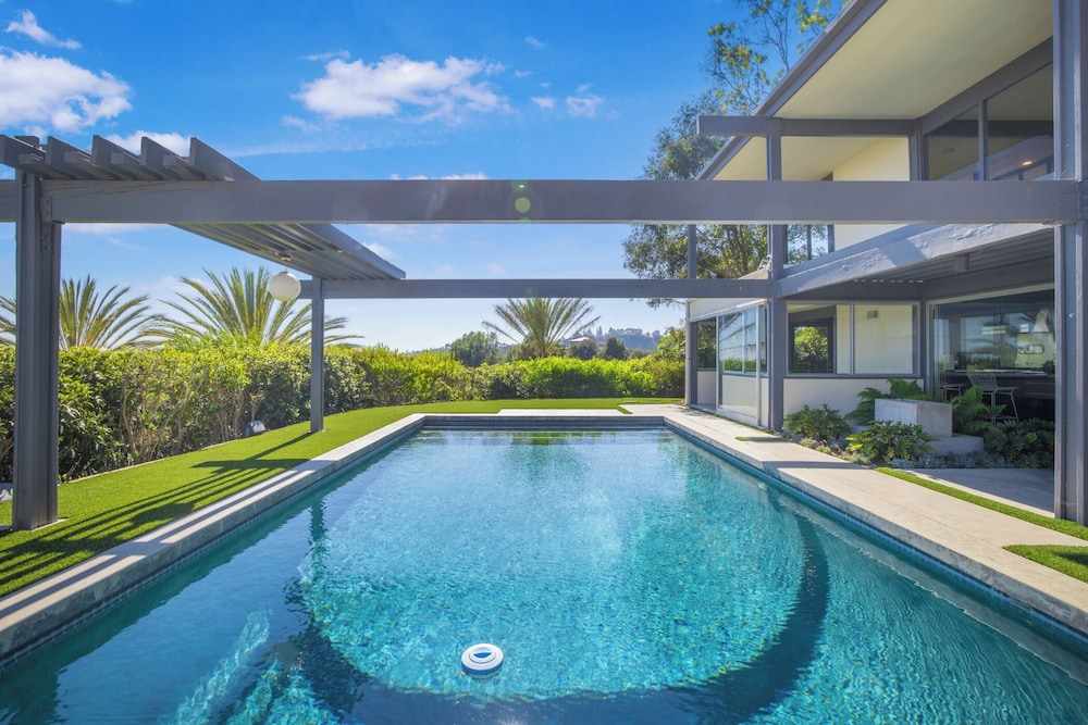 Solara Point - Sunset to Skyline With Pool & Epic Views