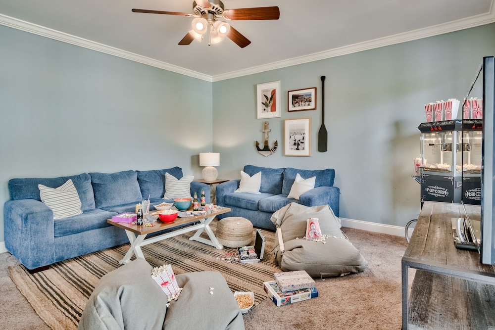 Coral By Avantstay Gorgeous Three Story Home w Two Balconies
