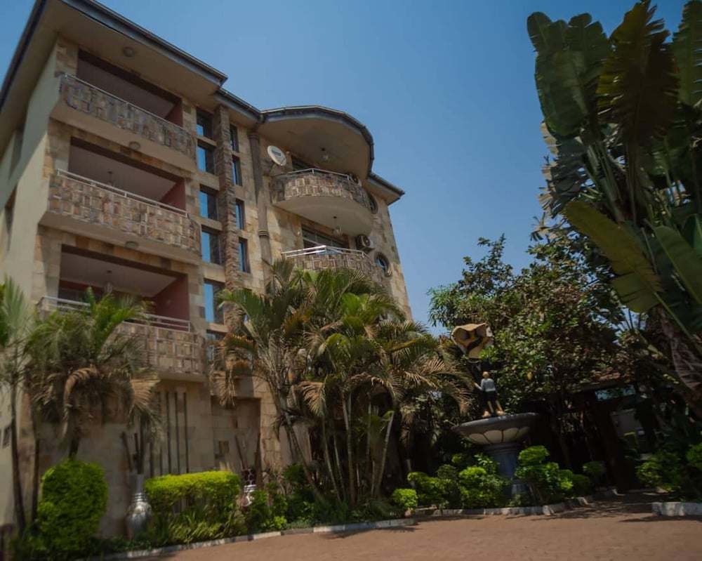 Charming Retreat and Free Breakfast