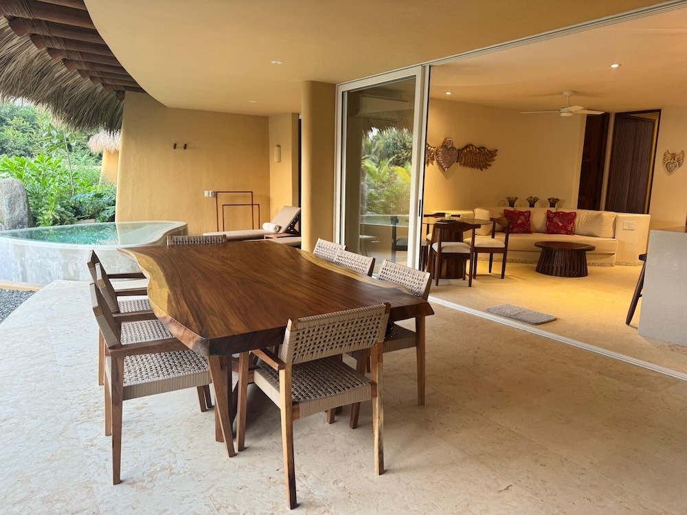 Luxury Oceanfront At Majahua