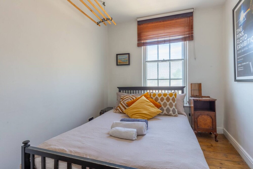 Trendy 2 Bedroom Apartment in the Heart of Brixton