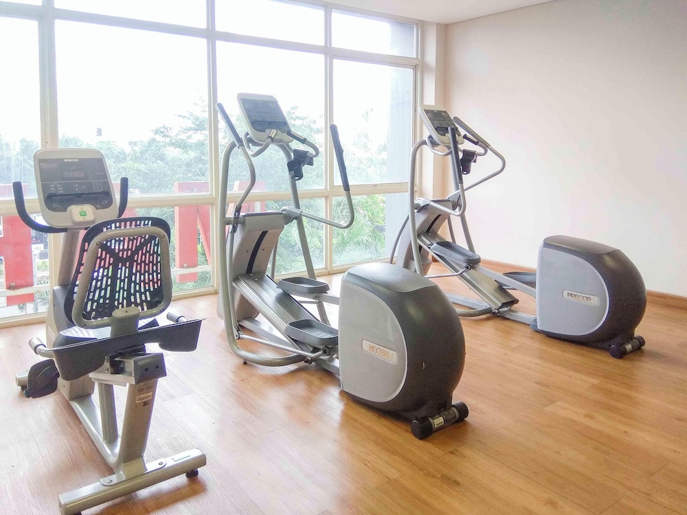 Neat Studio Room At Tifolia Apartment