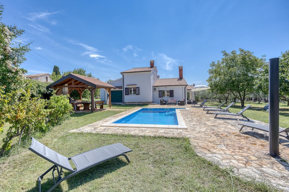 Pool House Robertino