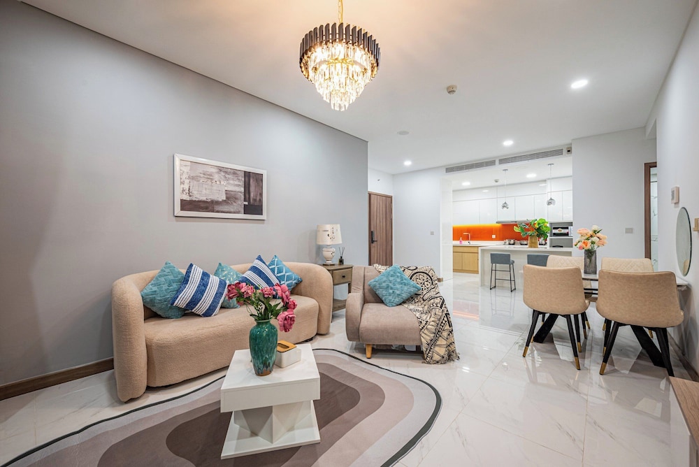 SUNWAH PEARL Premier Residence