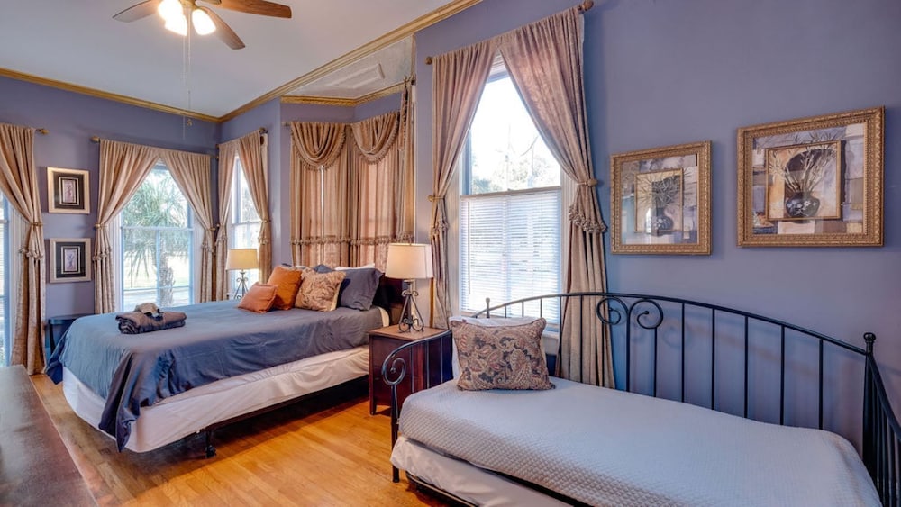 Elegant 2BR on Forsyth Park view 2