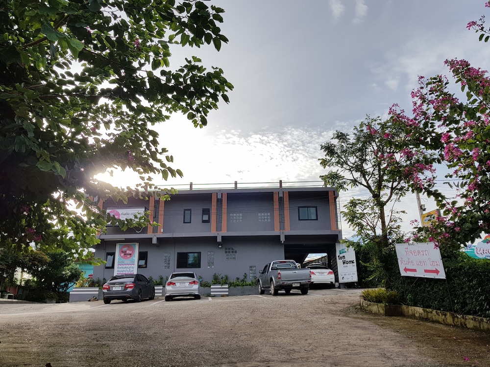 Tonkho at Home