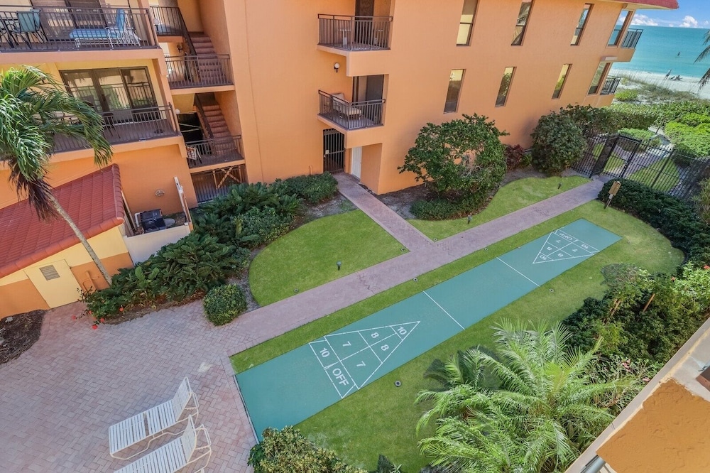 Playa Encantada 214 2 Bedroom Condo by RedAwning