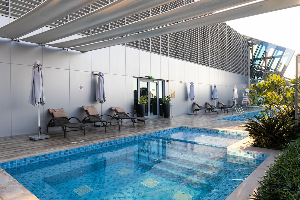 GLOBALSTAY. J One Tower Apartments