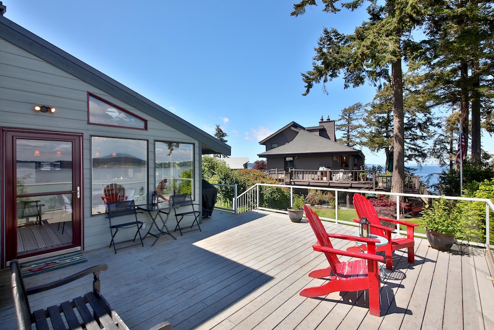 Days and Waves Beachhouse