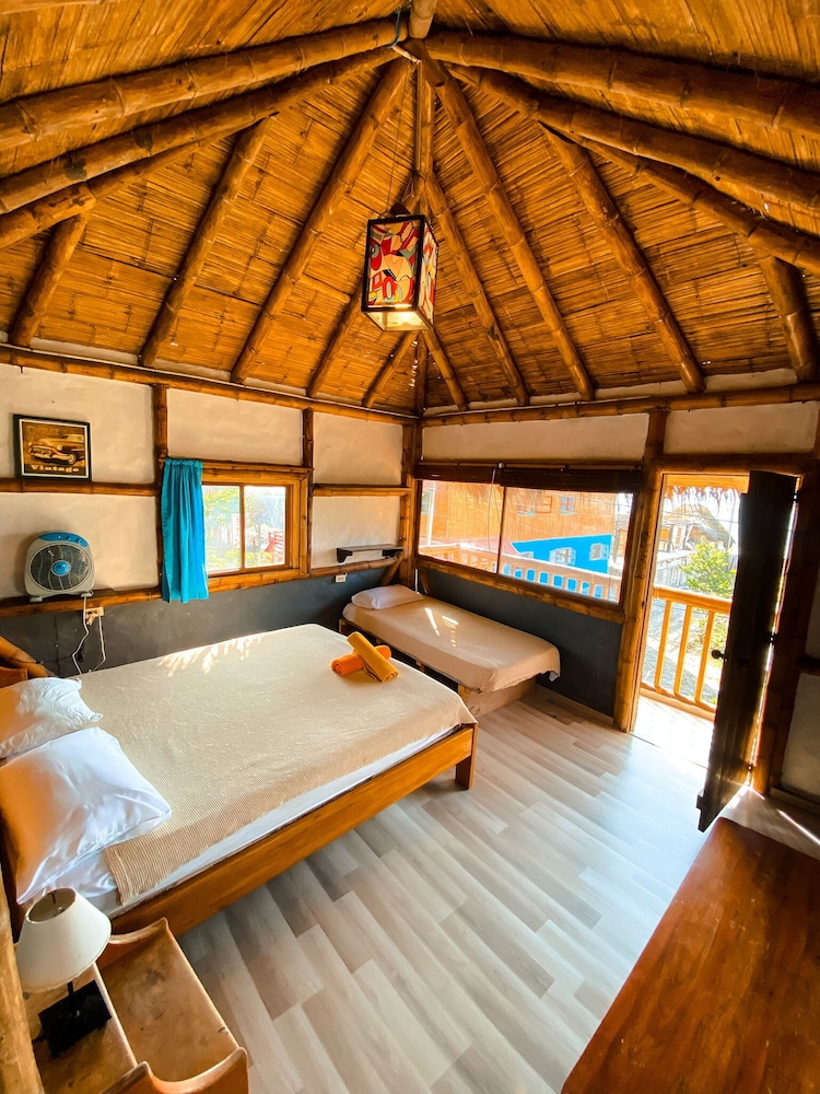 La Facha Hostel Restaurant Surf