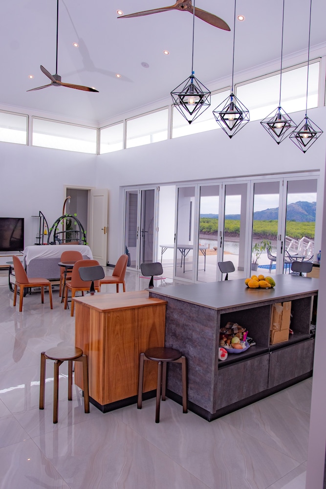 Lake Side Deluxe Villa - view 14