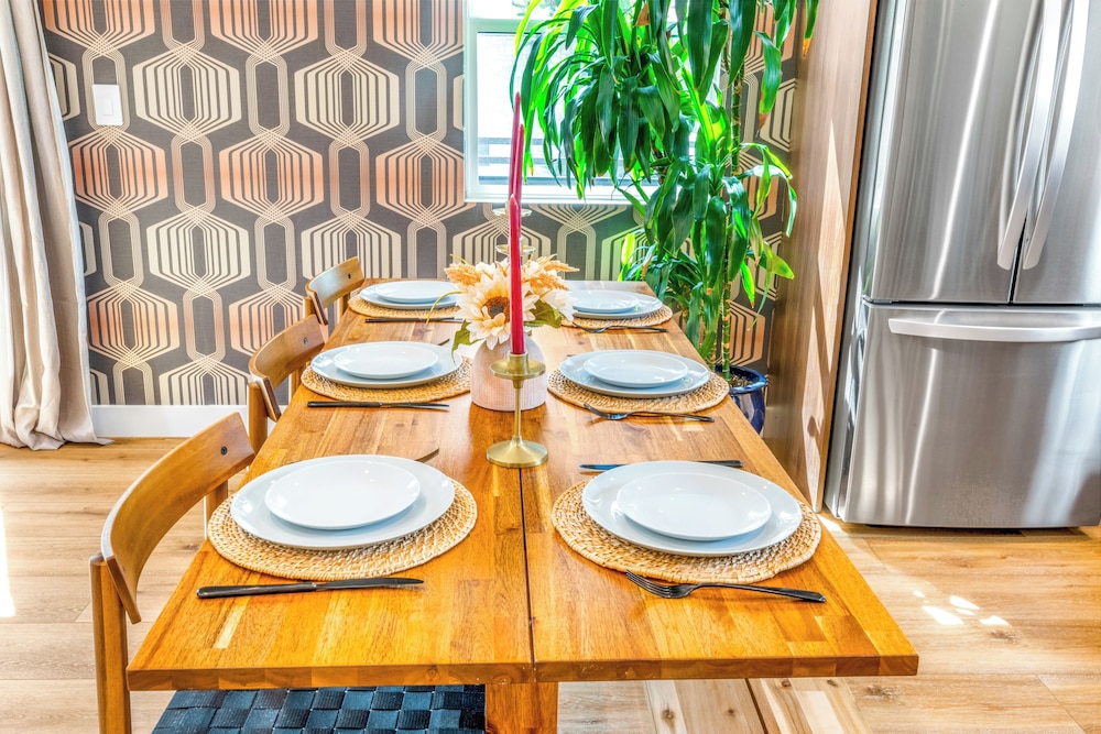 Luxurious Townhome view 4