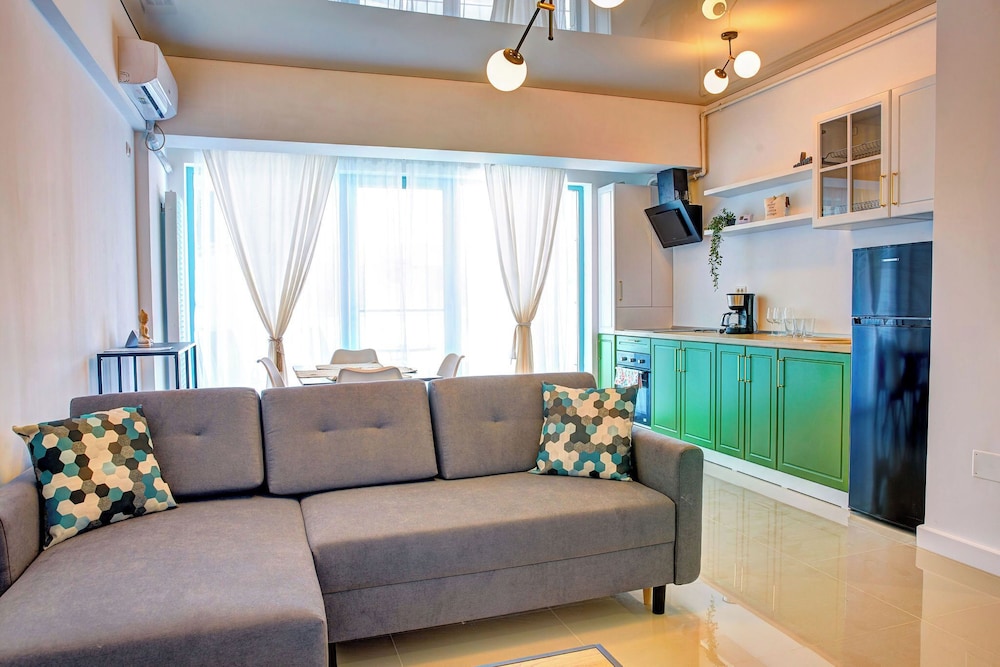 Alma Zev Apartment