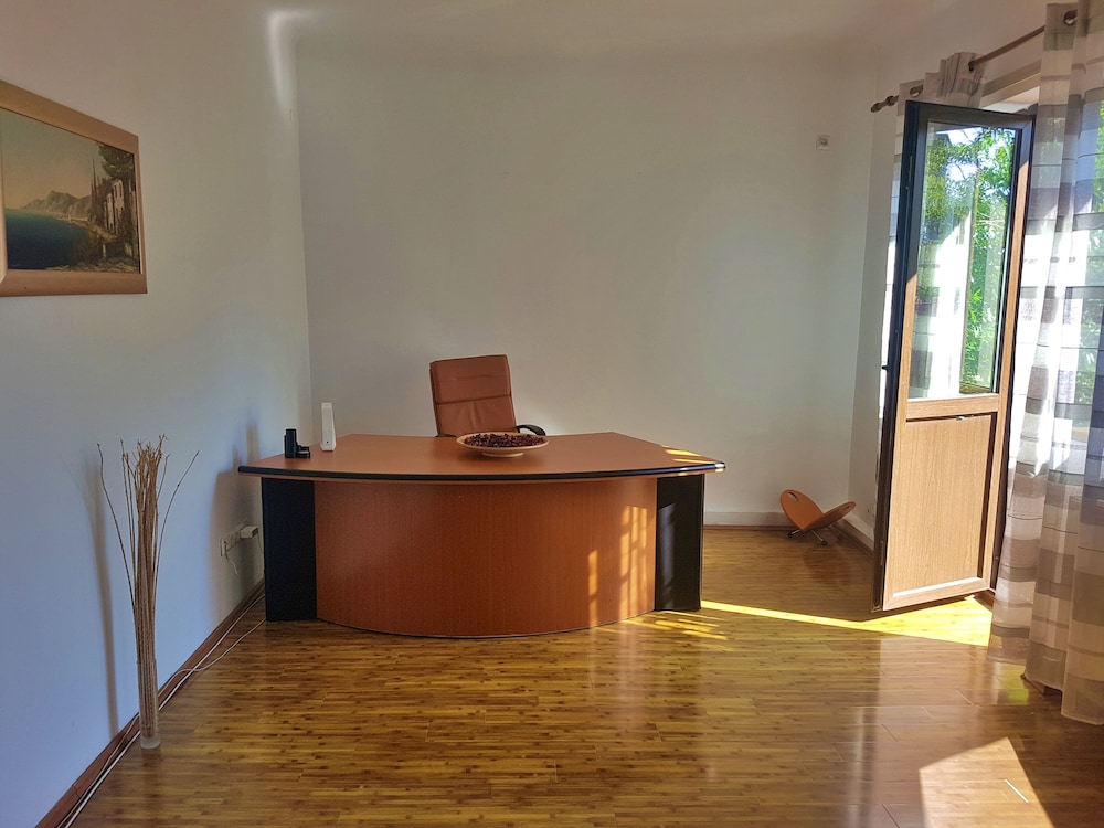 Spacious Apartment In The Centre Of The Capital view 2