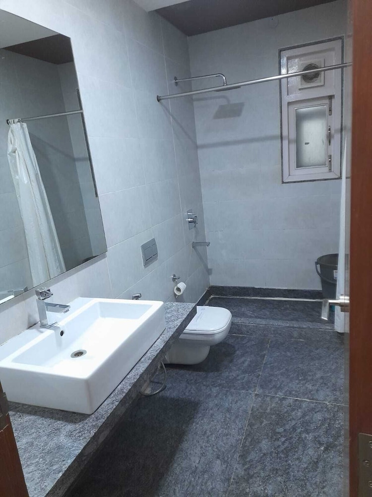 HOTEL SHHAURYA