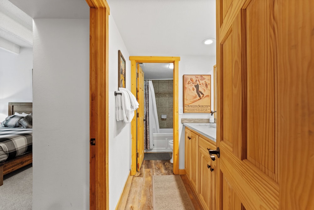 Summit House East #313