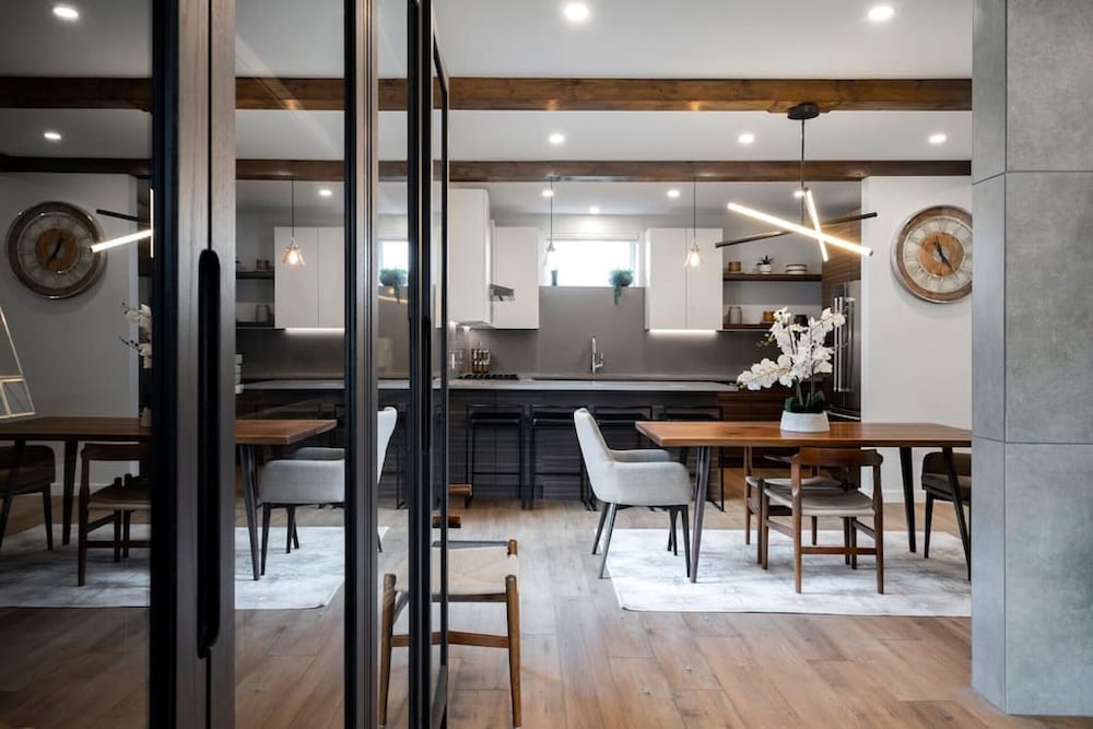 Mclean Stunning 3 Bdrm Reno - Few Blocks off Commercial - Image 3