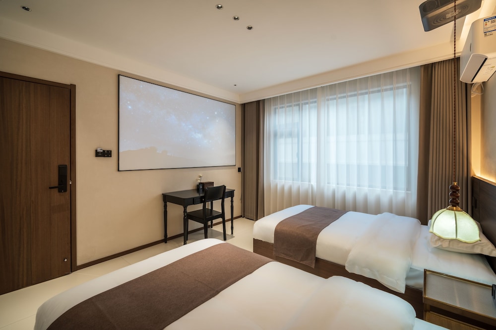 Jingdezhen Streamside B&B (Taoxichuan Cultural & Creative Zone Branch)