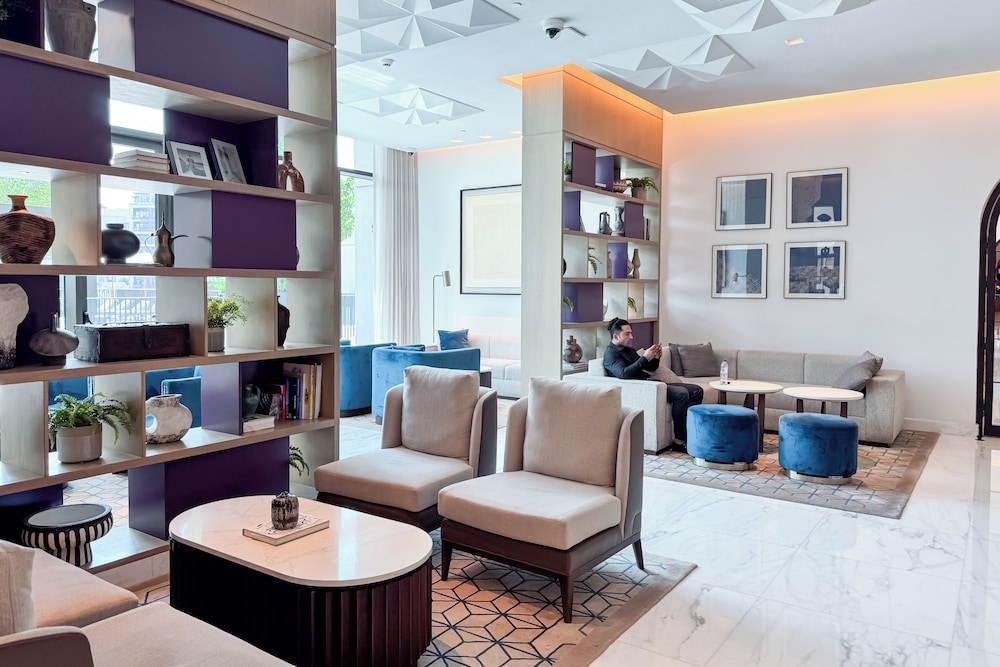 PVH - 1BR Sea View - Palace Residence