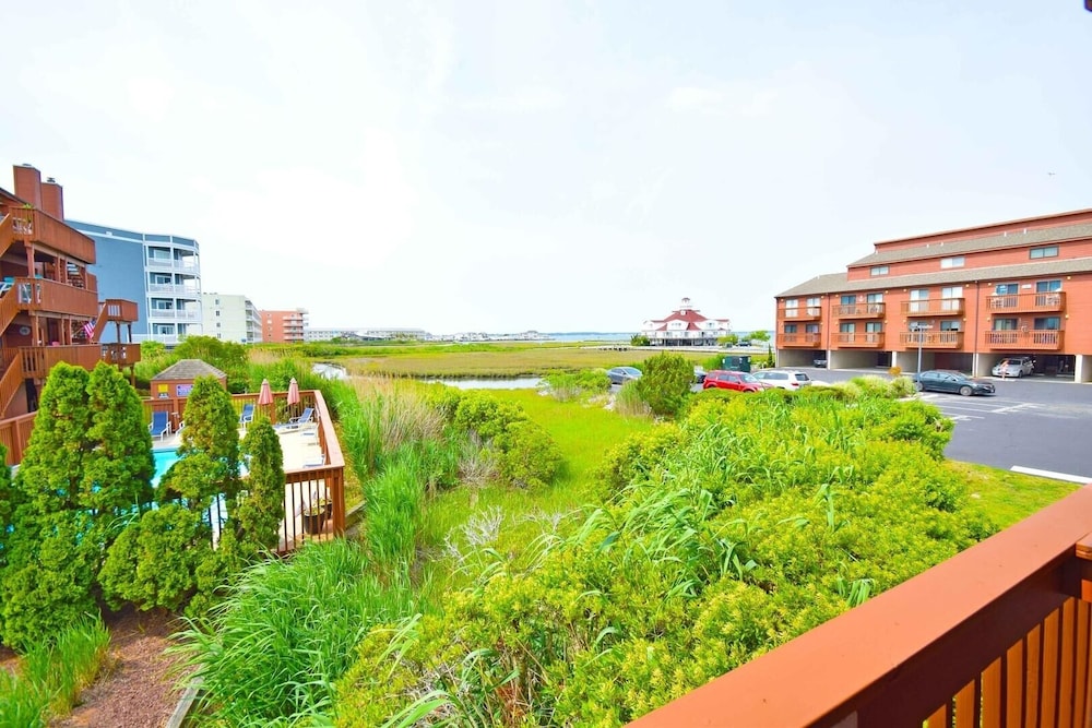 Sunset Landing 2 2 Bedroom Apts
