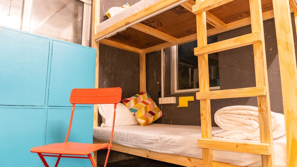 Locomo Hostel Mini - 9 mins from airport