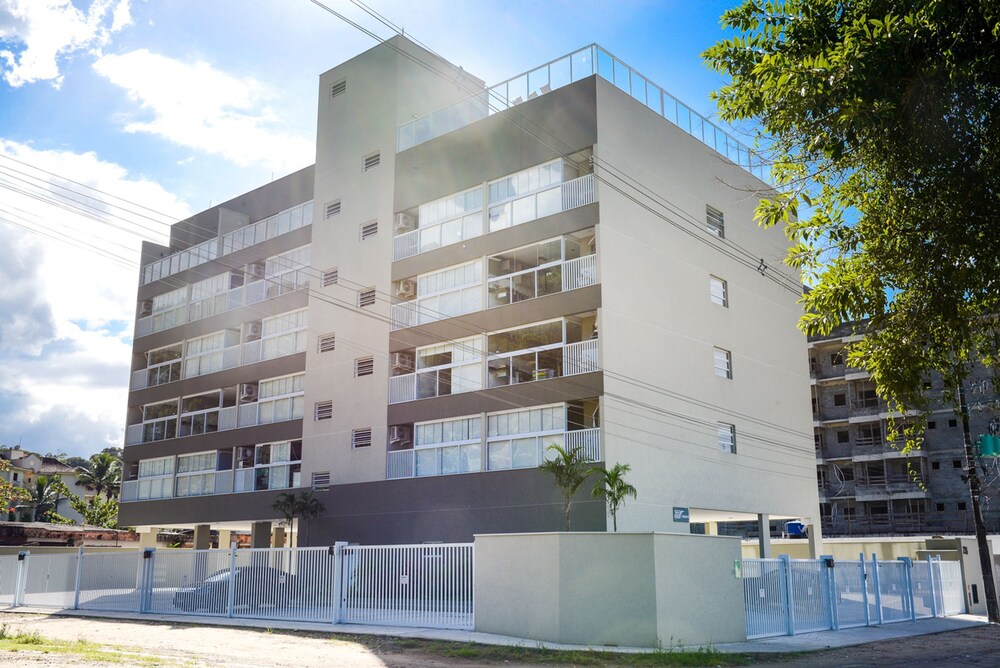Apto c rea Gourmet a 300m da Praia das Toninhas