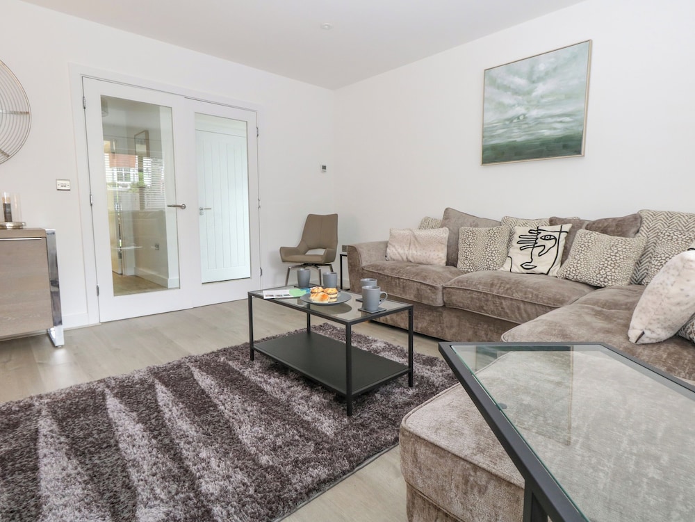 66A Danecourt Road
