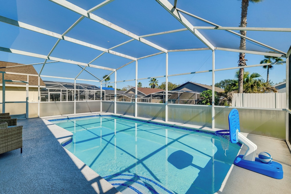 Pool & Game Room: Pet-friendly Gem in Davenport