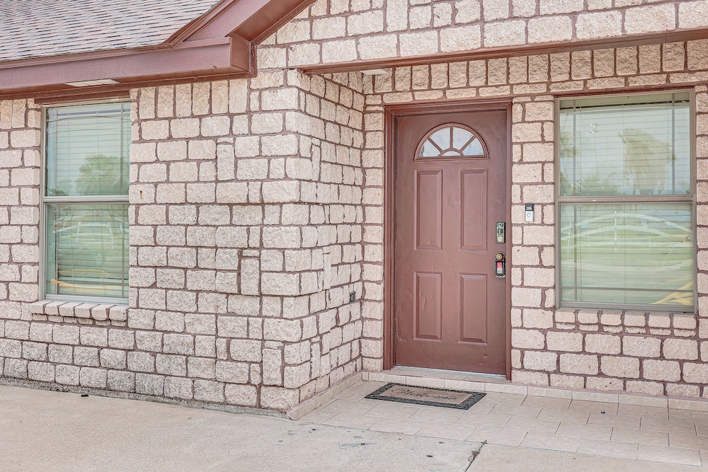 Near Utrgv & State Park: Cozy Mission Unit