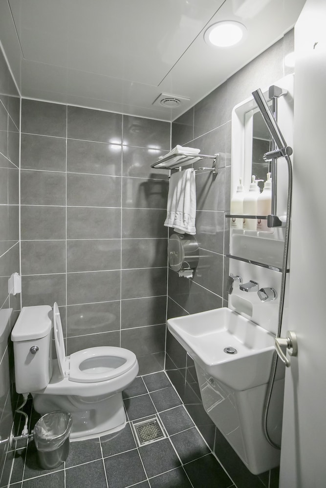 Philstay Myeongdong Station - Hostel