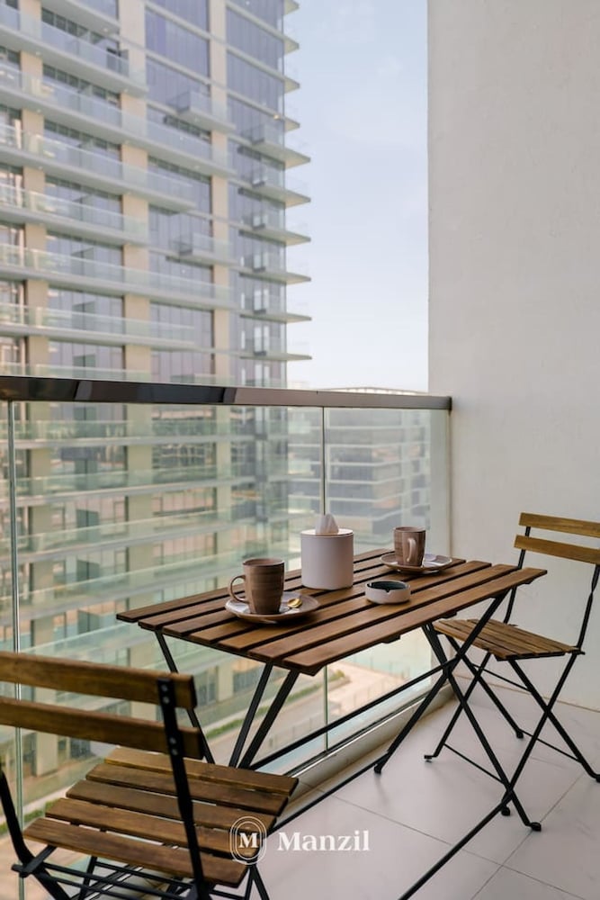 Manzil - 1BR District One Waterfront Living