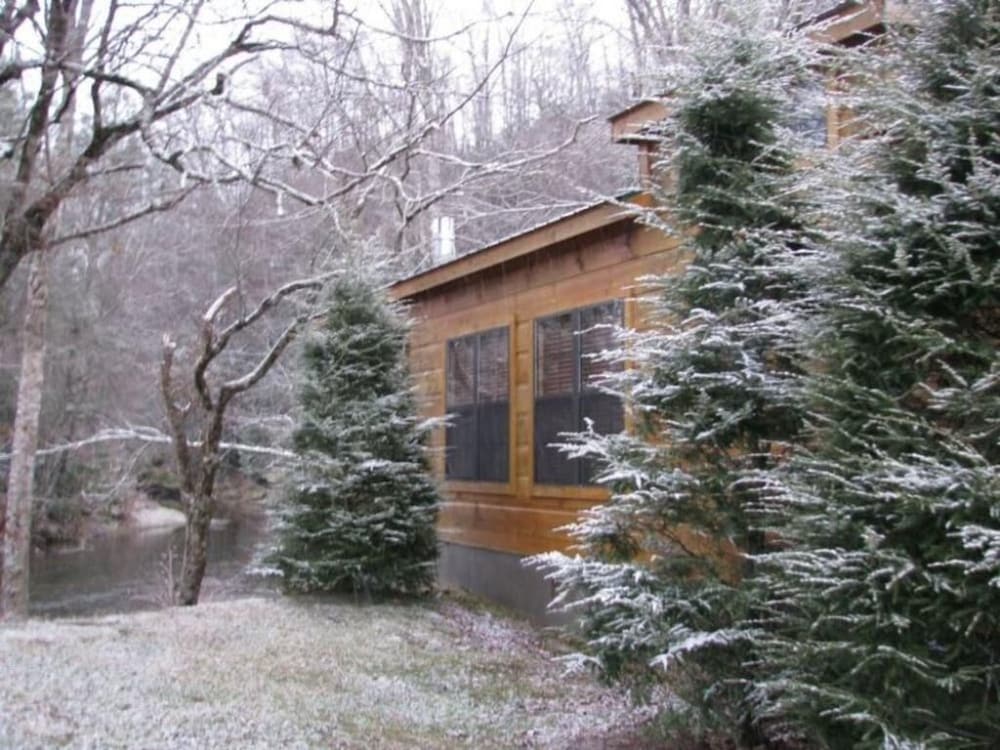 Linville River Log Cabins