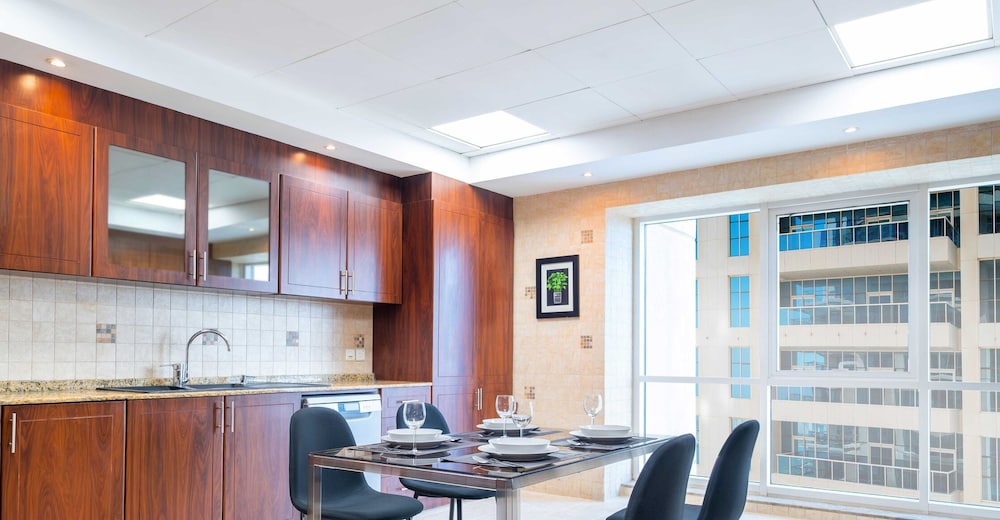 LUX The Al Seef Marina 4 bed Suite